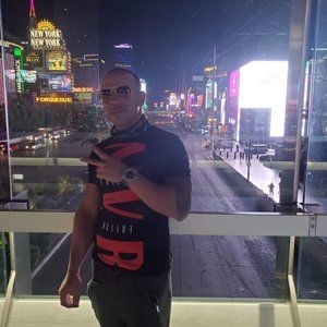 Meet your Posher, Max